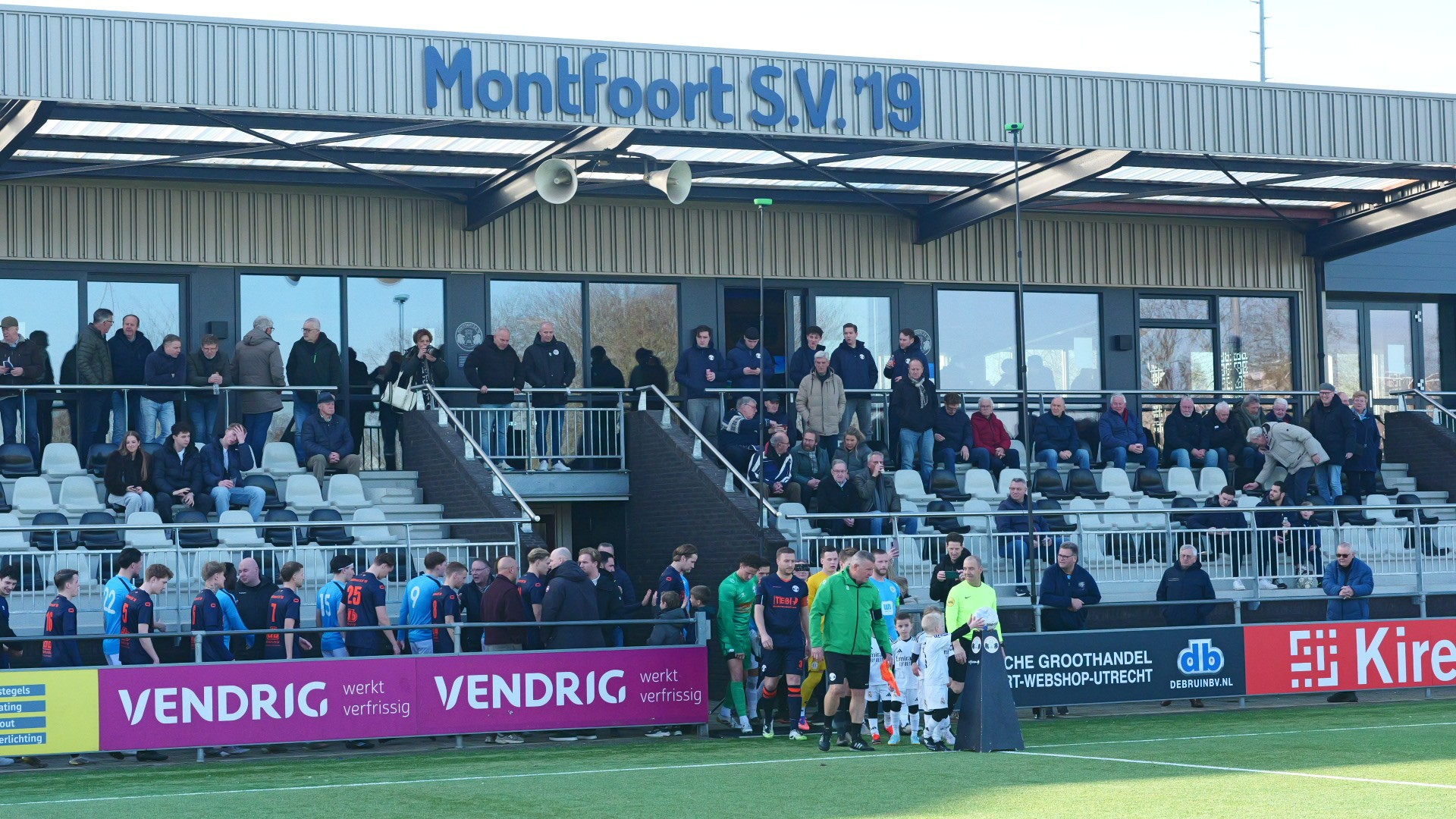 sv Parkhout neemt drie punten mee uit Montfoort.
