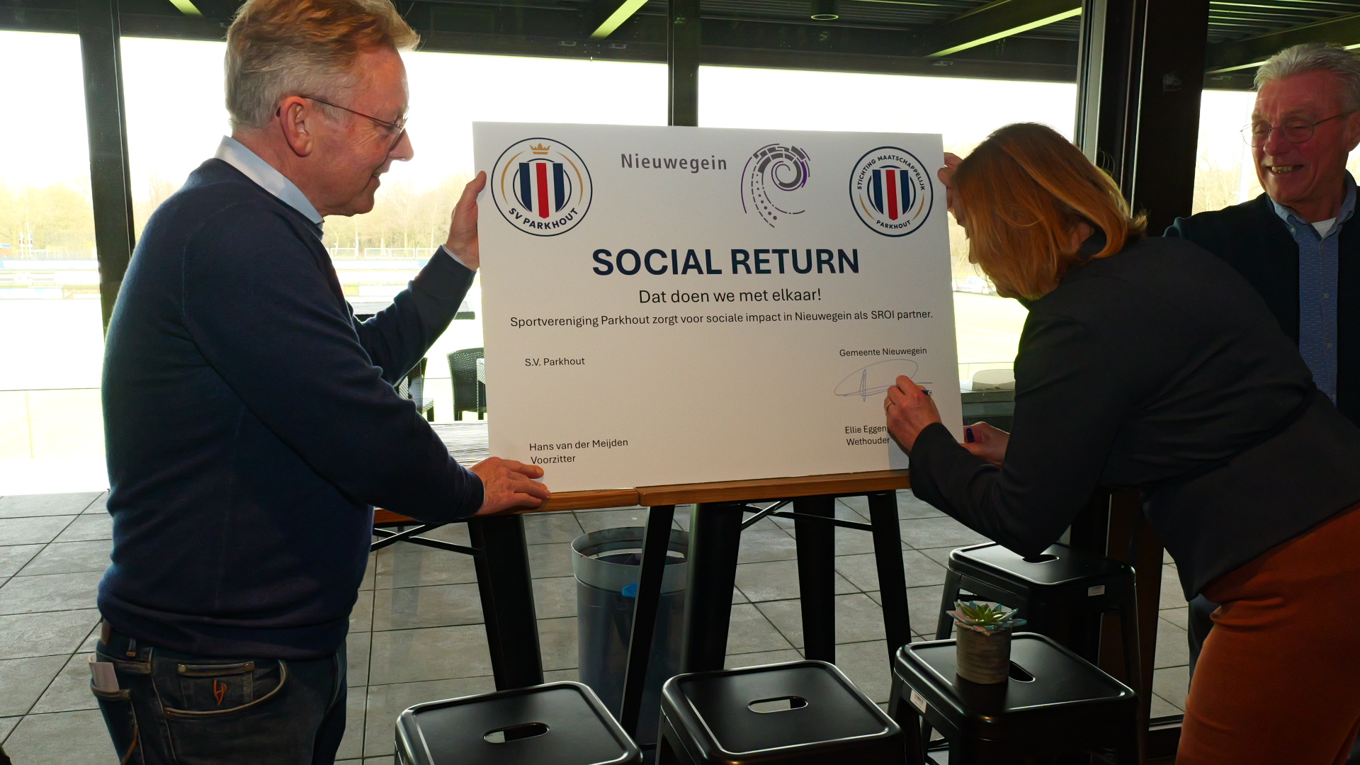 s.v. Parkhout ondertekent SROI erkenning