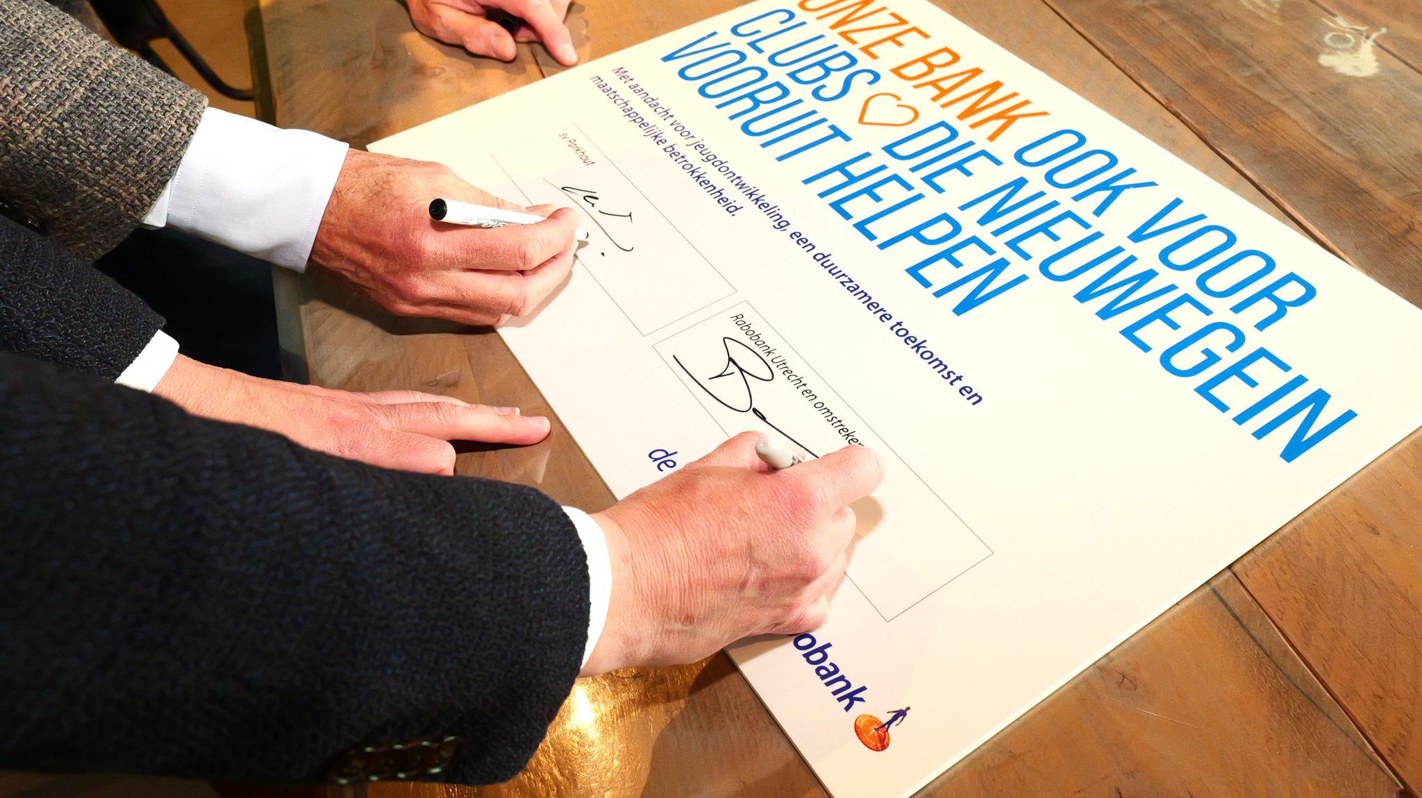 sv Parkhout geeft oude kleedkamers nieuwe toekomst met steun van Rabobank